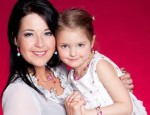 Photo porte-parole La nouvelle porte-parole de l'AFMRC, Cassiopée Dubois et sa fille Briana