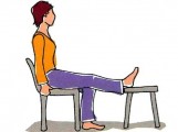 yoga sur chaise Yoga sur chaise! Ça vaut la peine de lire, juste pour voir.
