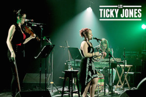 01 - Les Ticky Jones